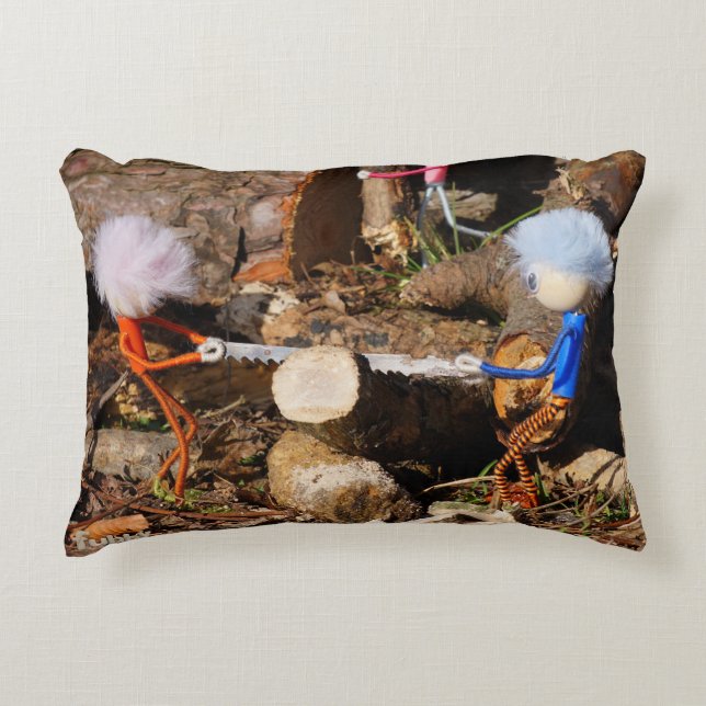 Almofada Decorativa Fubby's die hout zagen. (Frente)