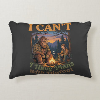 Almofada Decorativa Funny I Have Plans With Bigfoot Camping & Hiking 