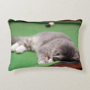 Almofada Decorativa Gatinho que joga a piscina