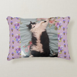 Almofada Decorativa Gato Engraçado Fazendo uma Boca Feliz Dançando