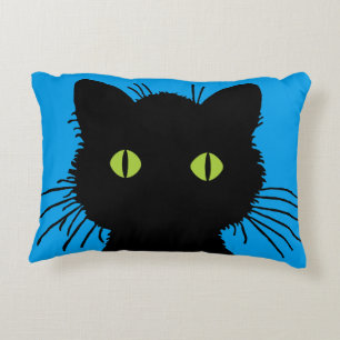 Almofada Decorativa Gato preto curioso com os grandes olhos verdes