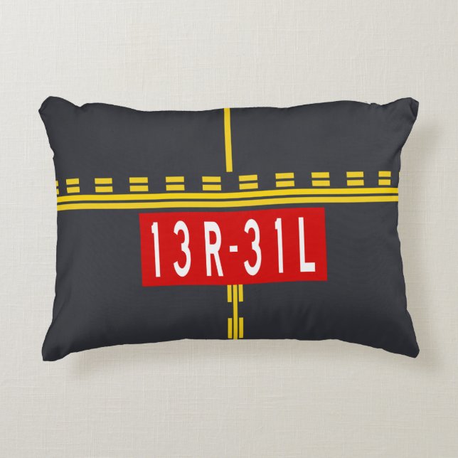 Almofada Decorativa Holding Point Marking 13R-31L (Frente)