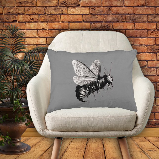 Almofada Decorativa Inseto do Caveira das Abelhas Góticas (Creepy Gothic look bee in black and white with skull wings on grey decorative pillow.)