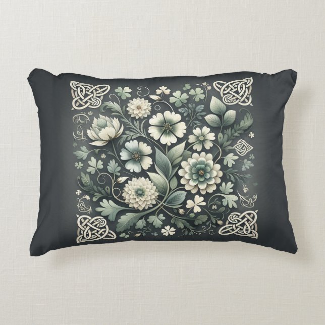 Almofada Decorativa Jardim de Nós de Trevo Sussurrante (Frente)