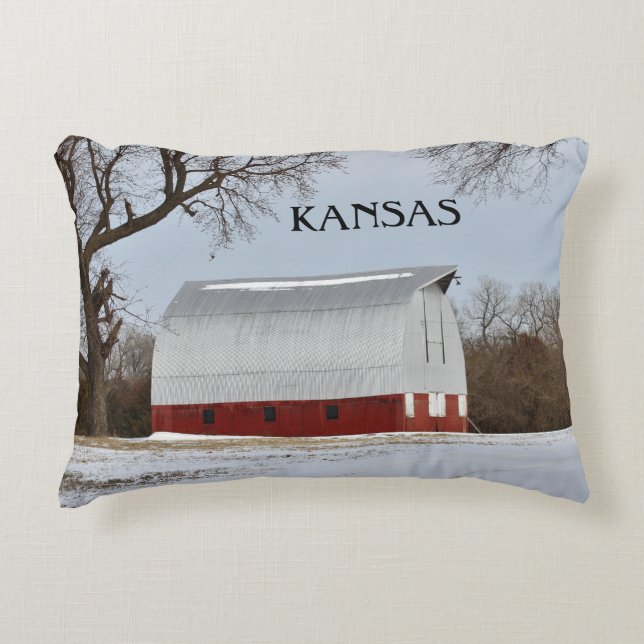 Almofada Decorativa Kansas Red Barn (Frente)