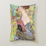 Almofada Decorativa Lady with Fan, por Gustav Klimt, Vintage Japonism<br><div class="desc">Lady with Fan (1918) de Gustav Klimt é uma pintura de retrato de arte vitoriana do simbolismo das belas artes. Uma linda morena segurando uma fã oriental. O fundo temático floral japonês do ouro é cheio de flores exóticas florescentes, pavões e outras aves com asas estendidas. Sobre o artista: Gustav...</div>