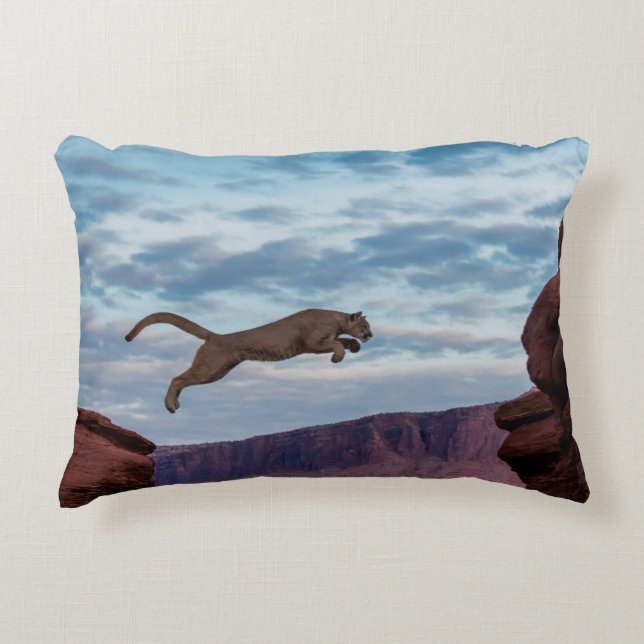 Almofada Decorativa Leão Montanhês Salto Amanhã no Skypulo, leão, anim (Frente)