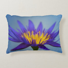 Almofada Decorativa Lily de água púrpura