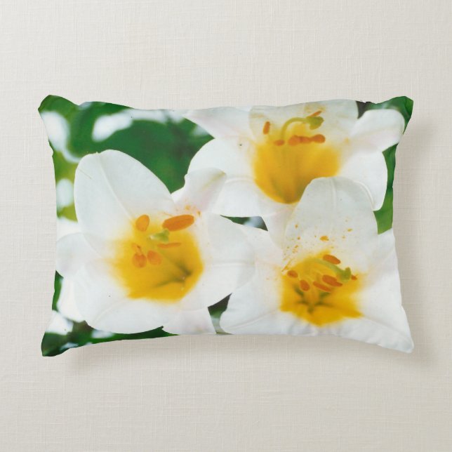 Almofada Decorativa Lindos lírios brancos - Candidato Lilium (Frente)