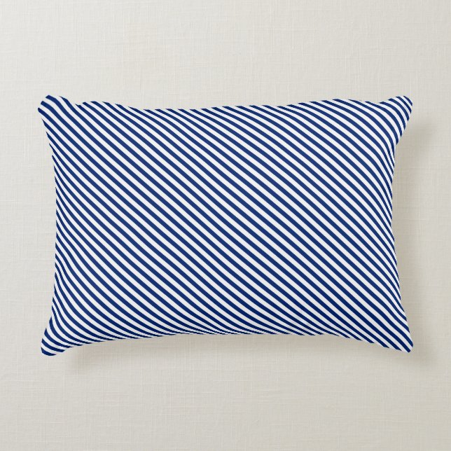Almofada Decorativa Listras Anguladas em Azul Marinho e Branco (Frente)