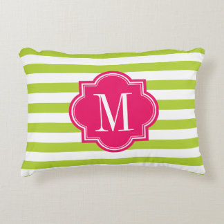 Almofada Decorativa Listras do verde limão com monograma do rosa