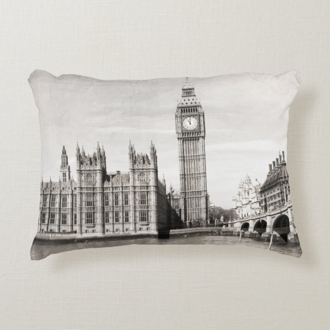 Almofada Decorativa Londres antiga, preto e branco. (Frente)