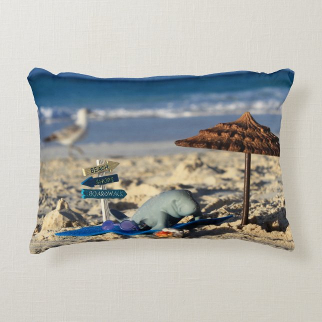 Almofada Decorativa Manfred, o Manatee (Frente)