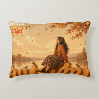 Almofada Decorativa Menina de outono sempre grata sentada no outono