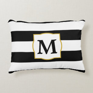 Almofada Decorativa Monograma feito sob encomenda com listras preto e