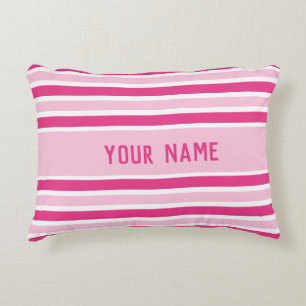 Almofada Decorativa Nomes personalizados, cor-de-rosa e faixas brancas