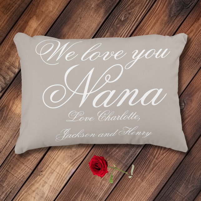 Almofada Decorativa Nós te amamos NANA Lumbar Travesseiro decorativo p ("We love you NANA" Lumbar Throw Pillow Personalized.)