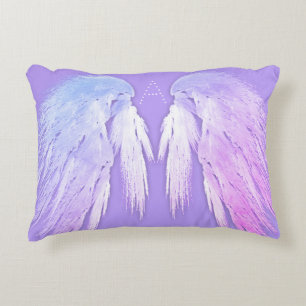 Almofada Decorativa O ANJO VOA o monograma roxo feericamente