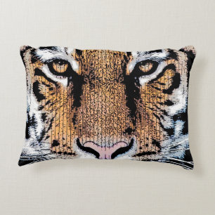 Almofada Decorativa Olhar fixo da cara do tigre no estilo gráfico da