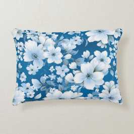 Almofada Decorativa padrão das flores brancas, fundo azul,