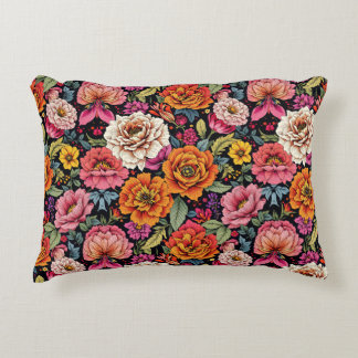 Almofada Decorativa Padrão floral vintage com cores ousadas em preto