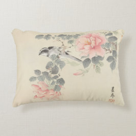 Almofada Decorativa Passarinho Preto e Branco Entre Flores Rosa