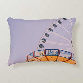 Almofada Decorativa Pessoas montando em você durante o dia