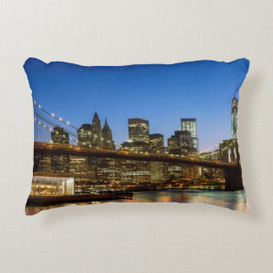 Almofada Decorativa Ponte de Manhattan e de Brooklyn no crepúsculo