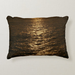 Almofada Decorativa Pôr do Sol na Água Fotografia Oceânica Abstrata