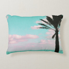 Almofada Decorativa Praia Tropical, Vista Oceânica, Nuvens Rosa, Palma