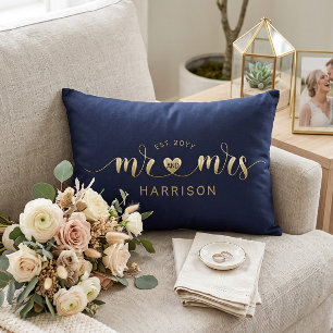 Almofada Decorativa Presente para Recém-Casados em Rótulo Moderno Dour
