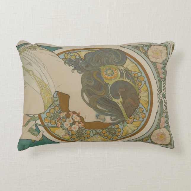 Almofada Decorativa Primrose por Alphonse Mucha (1899) (Frente)