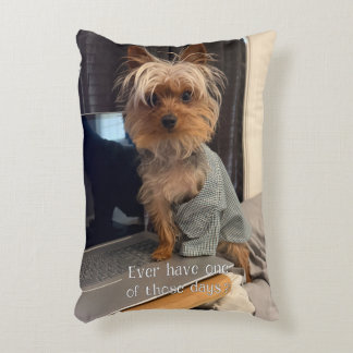 Almofada Decorativa Ralphie o Yorkie de xícara Um daqueles dias