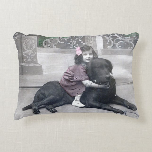 Almofada Decorativa Rapariga e seu Cachorro (Frente)