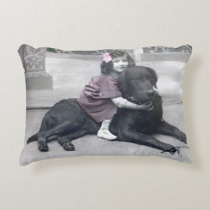 Almofada Decorativa Rapariga e seu Cachorro