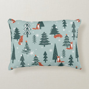 Almofada Decorativa Raposas, abetos, neve, puxadas à mão. Costela co