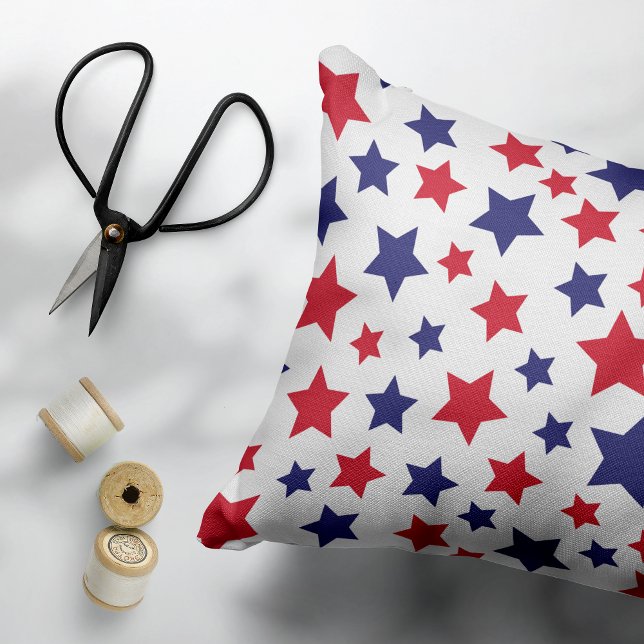 Almofada Decorativa Red and Blue Stars, 4th of July, White Background (Criador carregado)