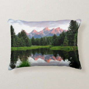 Almofada Decorativa Reflexões grandes de Teton sobre a lagoa do casto
