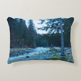 Almofada Decorativa Riacho de Montanha Turbulento – Natureza Selvagem