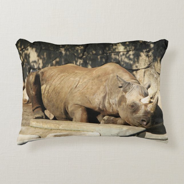 Almofada Decorativa Rino Dormente (Frente)