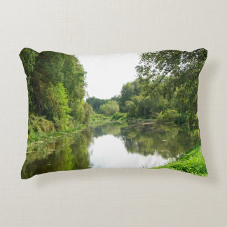 Almofada Decorativa Rio Dourado Tranquilo