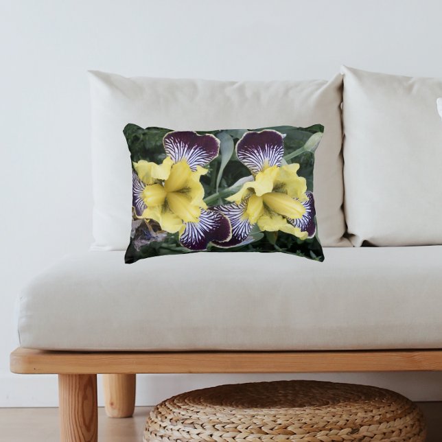 Almofada Decorativa Roxo e Amarelo sem Maçã Suspiro Floral (In Situ Sofa)