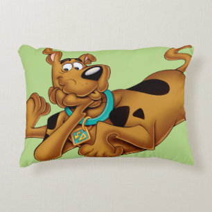 Almofada Decorativa Scooby-Doo que encontra-se para baixo