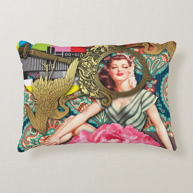 Almofada Decorativa Sem Sinal - Senhora Chateada (Frente)