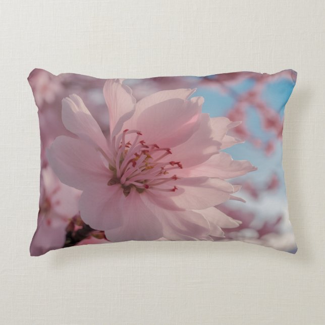 Almofada Decorativa Serene Spring Flower Art (Frente)