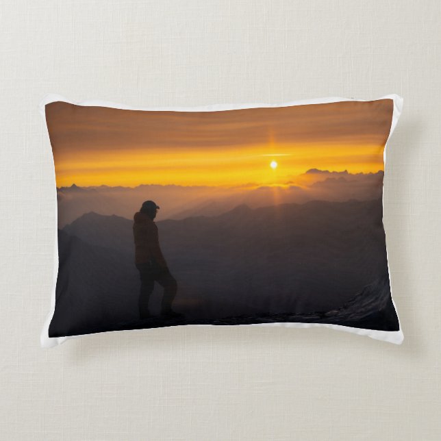 Almofada Decorativa Serenity Blooms: Designs de Travesseiro inspirados (Frente)