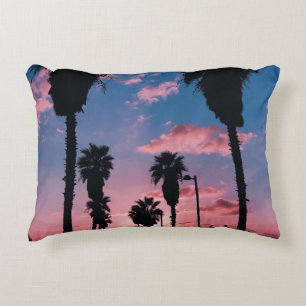 Almofada Decorativa Silhouette de árvore sob céu nublado