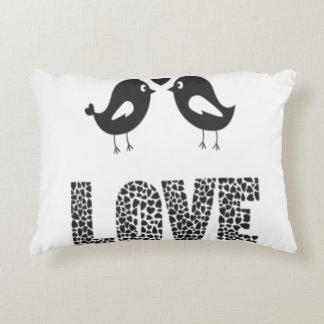 Almofada Decorativa Silhueta de Casal de Noivos Românticos com LOVE Ty