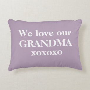 Almofada Decorativa Simples Lavanda e Branco 'Nós amamos nossa avó'