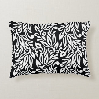 Almofada Decorativa Têxtil preto e branco.